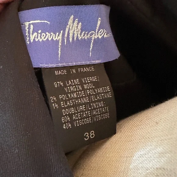 Thierry Mugler black blazer w/shoulder pads and covered buttons Size 38 (US 6)
